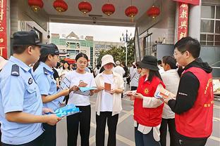 空接暴扣！欧文：之前那些嘲笑我不能空接的队友咋不笑啦？